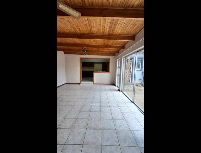 5 BEDROOM HOUSE FOR SALE IN MEYERHOF